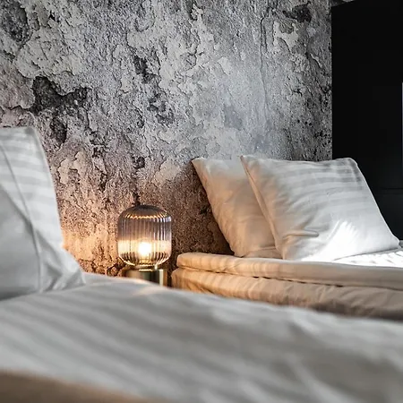 Vaakko - And By Uhanda 3* Tampere